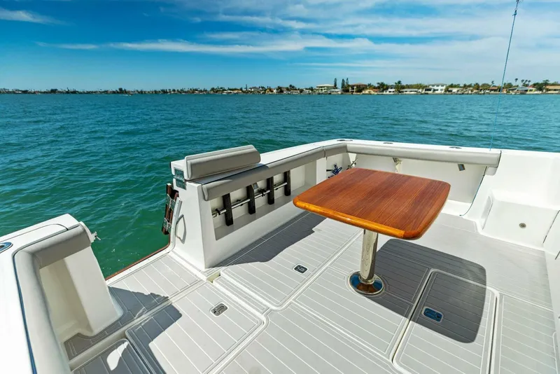 Slide: The Image of 2007 42 Tiara Yachts Open - Kid Pasta - Cockpit - 4223207