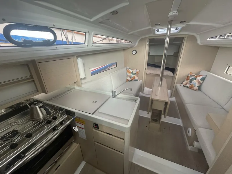 Slide: The Image of Beneteau 31 2022 - 4223659