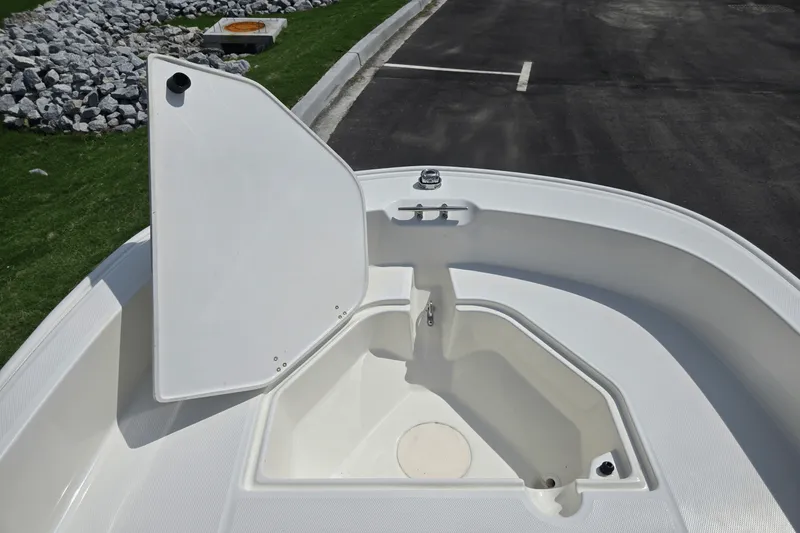 Slide: The Image of Boston Whaler 160 Super Sport 2025 - 8
