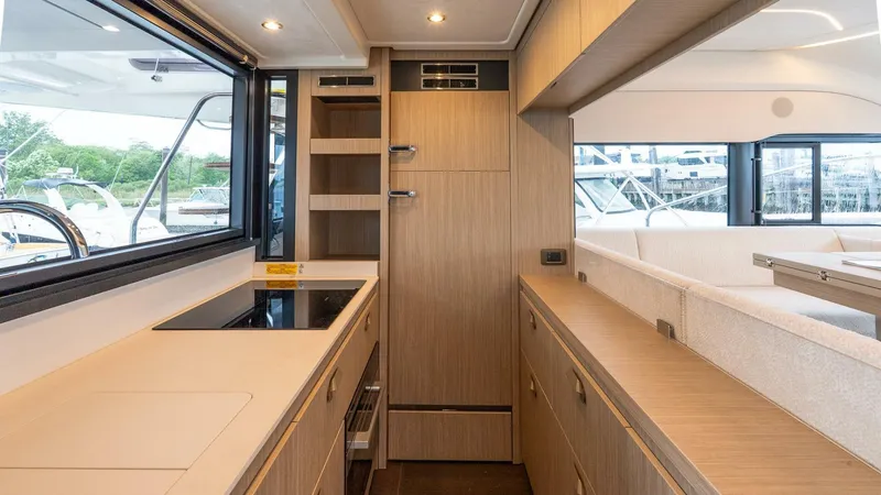 Slide: The Image of Prestige F4.9 2025 - 5398123