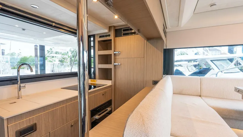 Slide: The Image of Prestige F4.9 2025 - 5398124