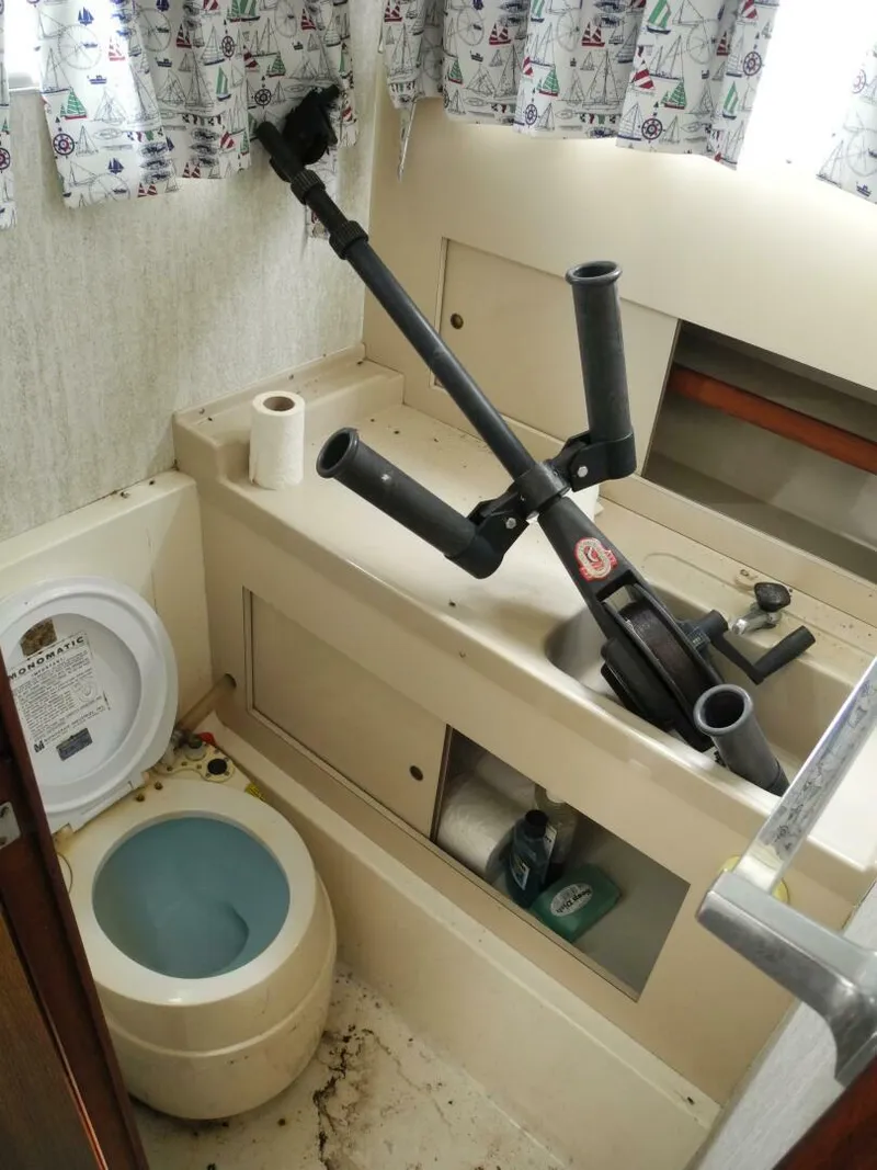 Slide: The Image of Bertram 28 Sport Fisherman 1973 - 4225496