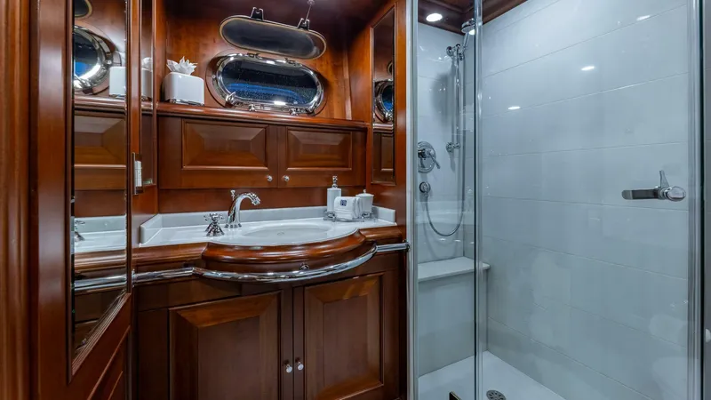 Slide: The Image of VIP 2 Bath - 4226979