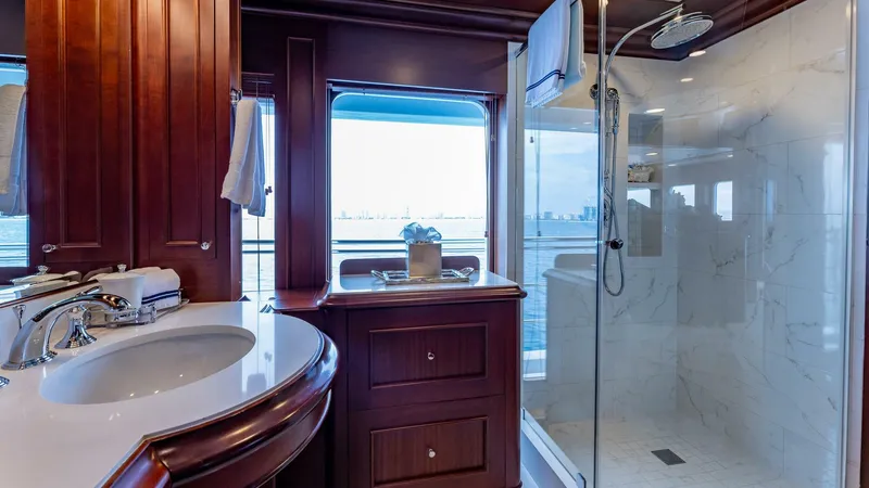 Slide: The Image of Master Bath - 4226964