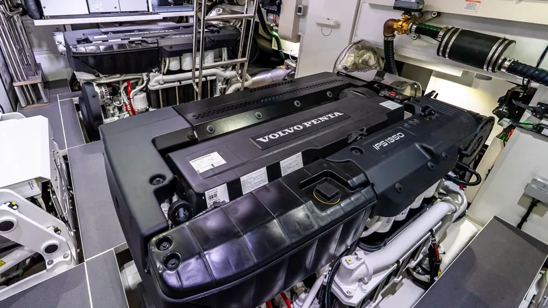 Slide: The Image of Absolute Navetta 70 2026 - 6006475