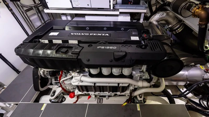 Slide: The Image of Absolute Navetta 70 2026 - 6006479