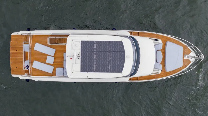 Slide: The Image of Absolute Navetta 70 2027 - 6006422