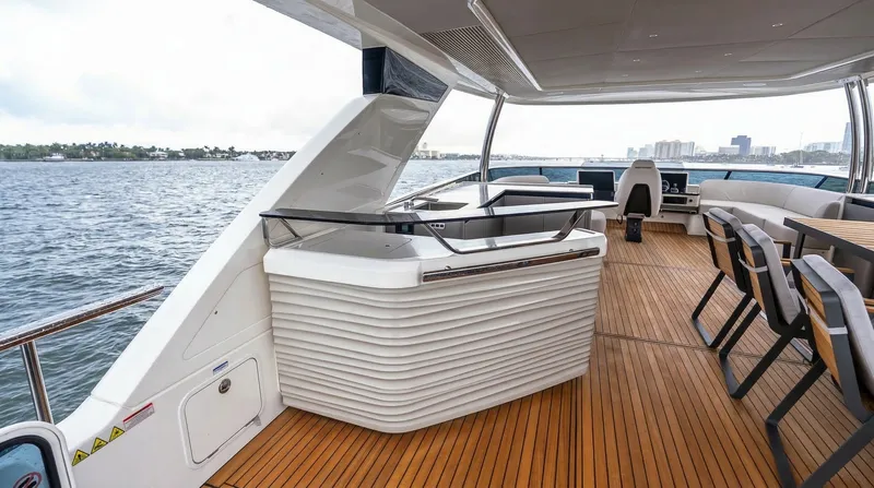 Slide: The Image of Absolute Navetta 70 2027 - 6006411