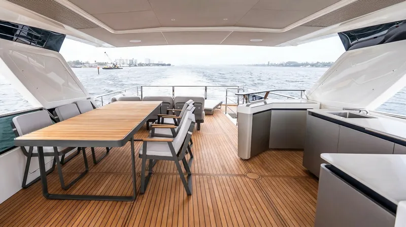Slide: The Image of Absolute Navetta 70 2027 - 6006413