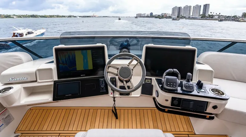Slide: The Image of Absolute Navetta 70 2027 - 6006416