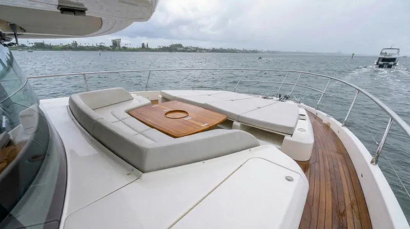 Slide: The Image of Absolute Navetta 70 2027 - 6006429