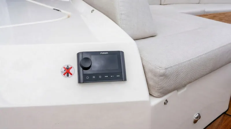 Slide: The Image of Absolute Navetta 70 2027 - 6006491