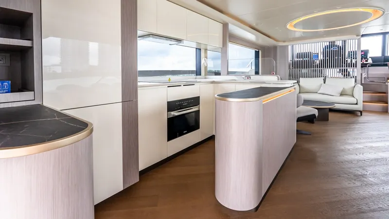 Slide: The Image of Absolute Navetta 70 2027 - 6006467