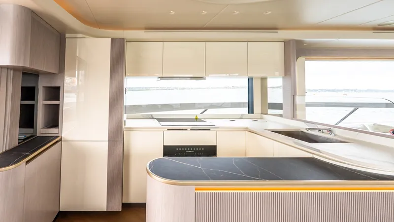 Slide: The Image of Absolute Navetta 70 2027 - 6006459