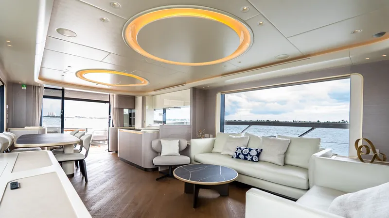 Slide: The Image of Absolute Navetta 70 2027 - 6006465