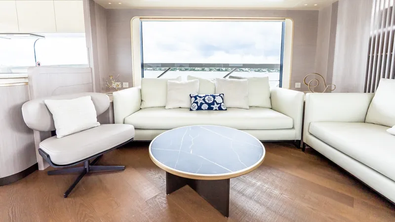 Slide: The Image of Absolute Navetta 70 2027 - 6006464