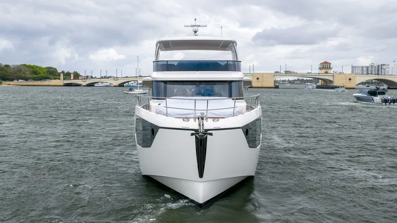 Slide: The Image of Absolute Navetta 70 2027 - 6006485