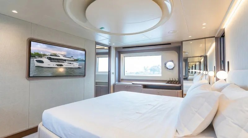 Slide: The Image of Absolute Navetta 70 2027 - 6006419