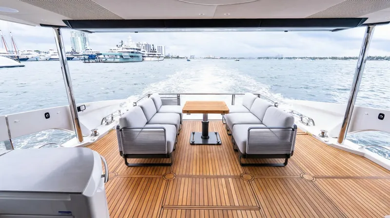 Slide: The Image of Absolute Navetta 70 2027 - 6006420