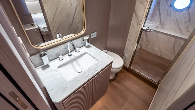Slide: The Image of Absolute Navetta 70 2027 - 6006457