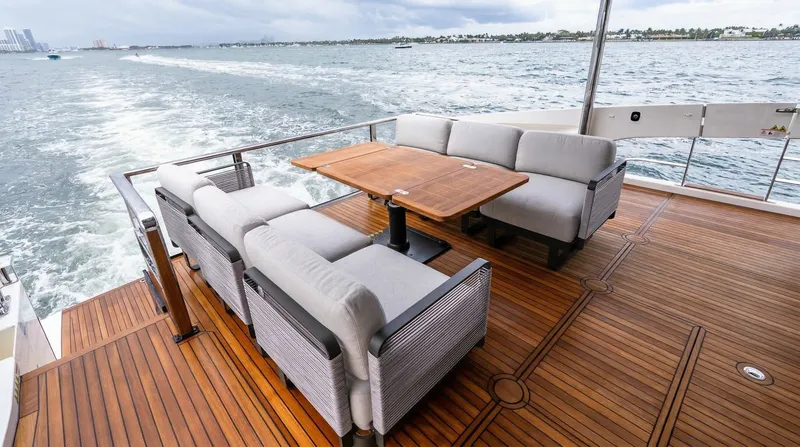 Slide: The Image of Absolute Navetta 70 2027 - 6006424