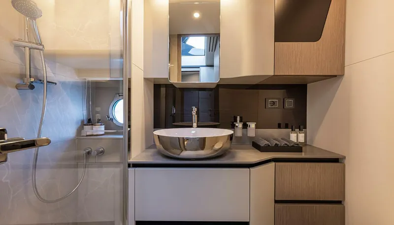 Slide: The Image of Absolute 48 Coupe 2026 - 4226913