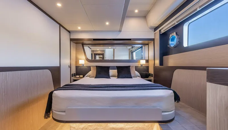 Slide: The Image of Absolute 48 Coupe 2026 - 4226917