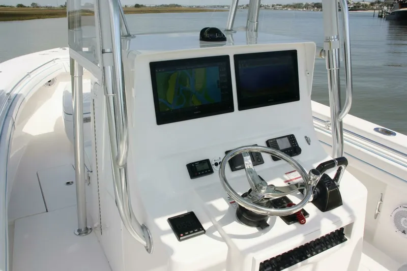 Slide: The Image of 32 Contender 32ST- Helm 2017 Contender 32ST - 7654564