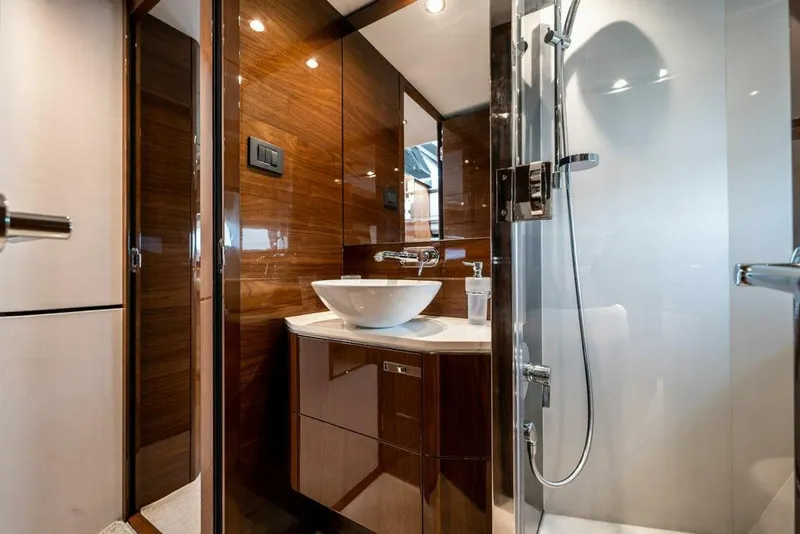 Slide: The Image of Princess S65 2016 - 4230430