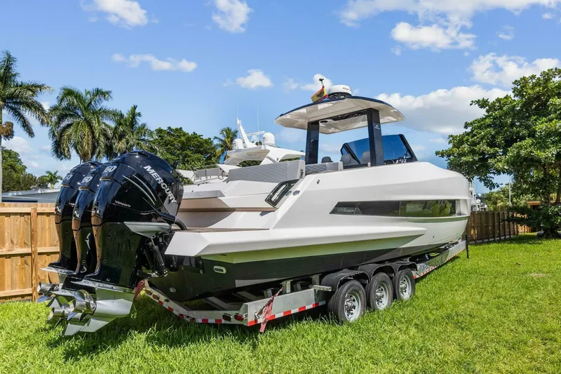 Slide: The Image of Astondoa 377 Coupe Outboard 2023 - 4232008