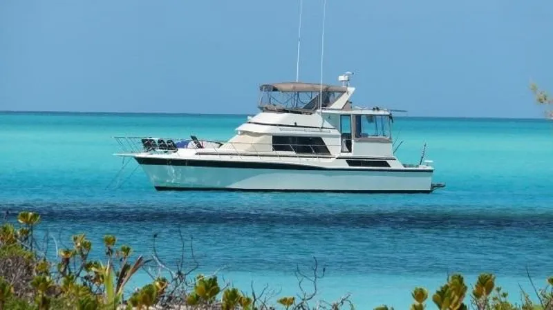 The Image of 48' Camargue port profile1 - 4236660