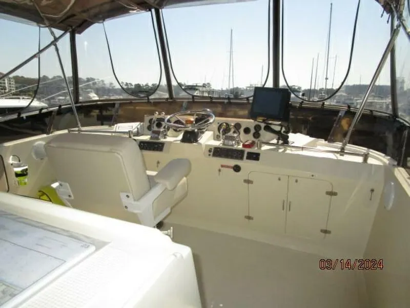 Slide: The Image of 48' Camargue flybridge forward - 4236598