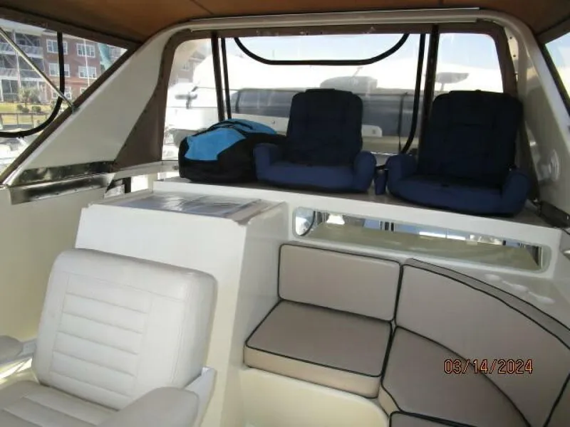 Slide: The Image of 48' Camargue flybridge aft - 4236597