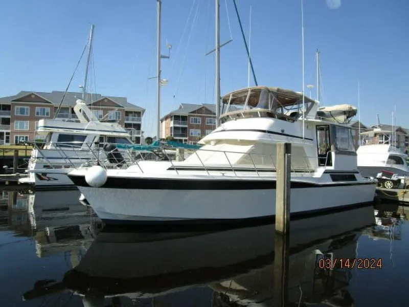 Slide: The Image of 48' Camargue port forward profile - 4236630