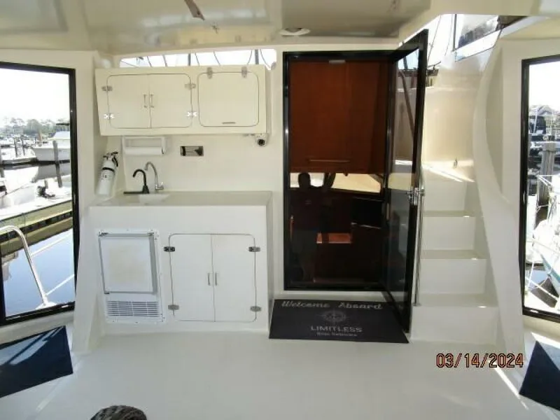 Slide: The Image of 48' Camargue sundeck forward - 4236647