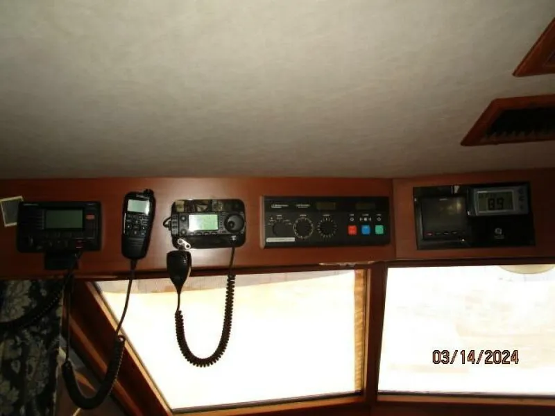 Slide: The Image of 48' Camargue lower helm electronics - 4236621