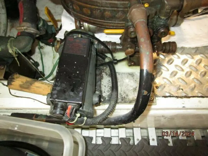 Slide: The Image of 48' Camargue oil change system - 4236628