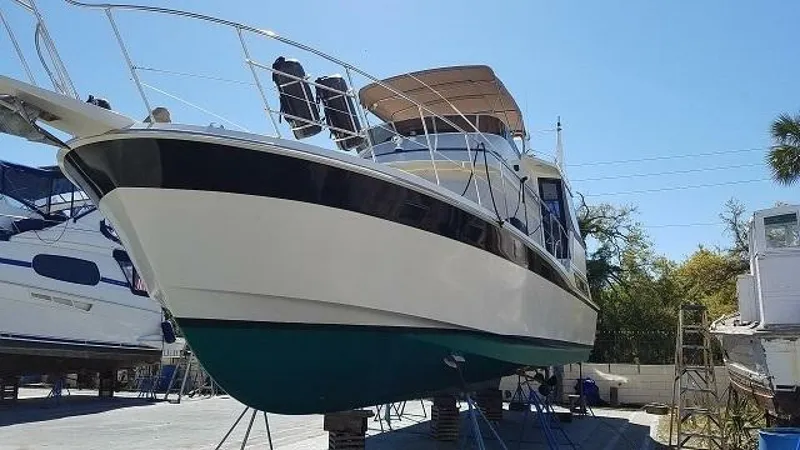 Slide: The Image of 48' Camargue hauled out1 - 4236657