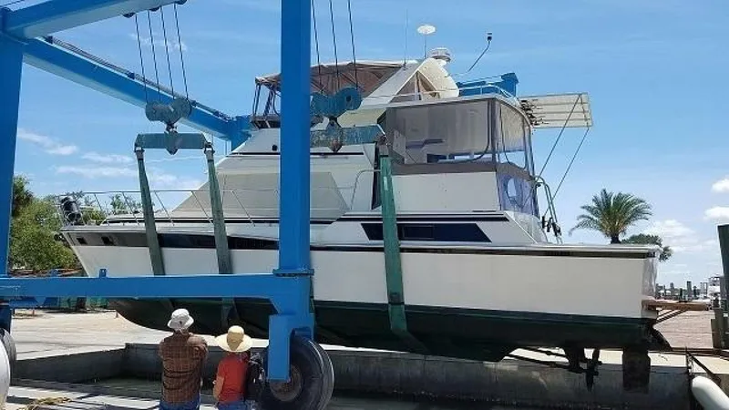 Slide: The Image of 48' Camargue hauled out2 - 4236658