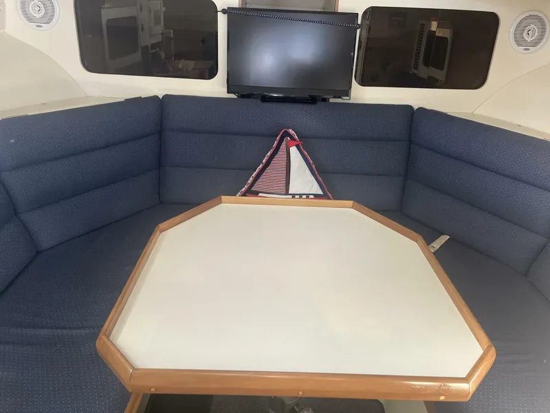 Slide: The Image of 2000 Albin 28 TE Dinette - 4336413