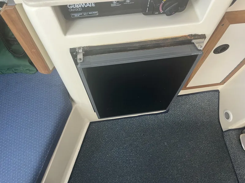 Slide: The Image of 2000 Albin 28 TE Galley - 4336409