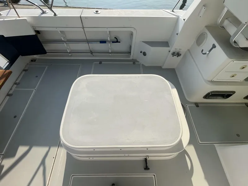 Slide: The Image of 2000 Albin 28 TE Engine Box - 4239297