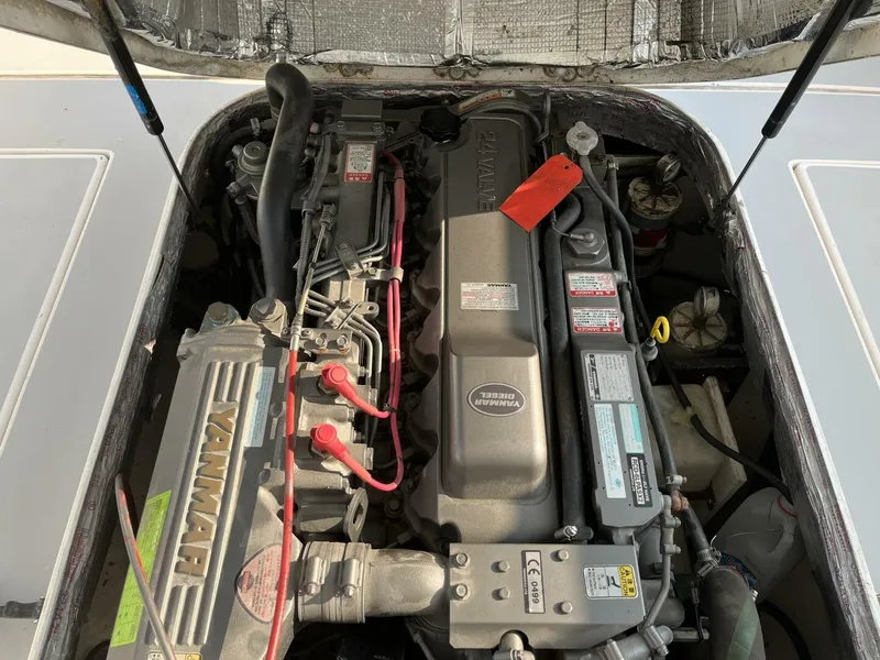 Slide: The Image of 2000 Albin 28 TE Engine - 4239308