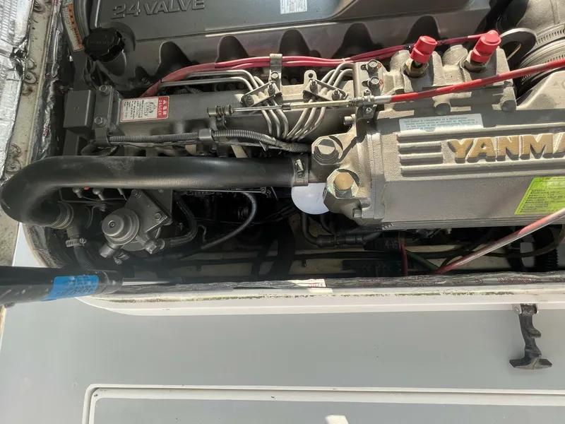 Slide: The Image of 2000 Albin 28 TE Engine - 4239302