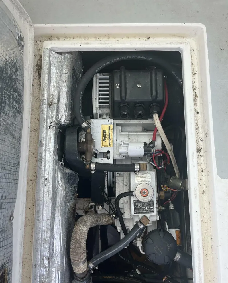 Slide: The Image of Albin 28 TE Generator - 5270195