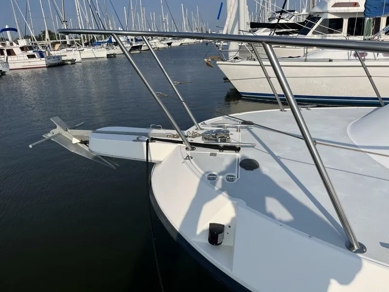 Slide: The Image of 2000 Albin 28 TE Windlass and Anchor - 4239311