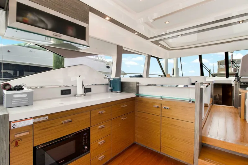 Slide: The Image of Tiara 53 Coupe 2019 - 4240071