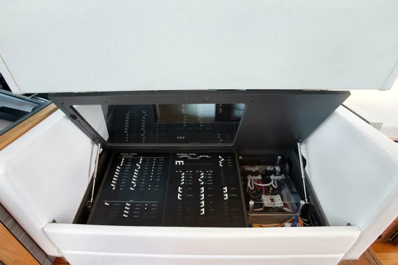 Slide: The Image of Tiara 53 Coupe 2019 - 4240092