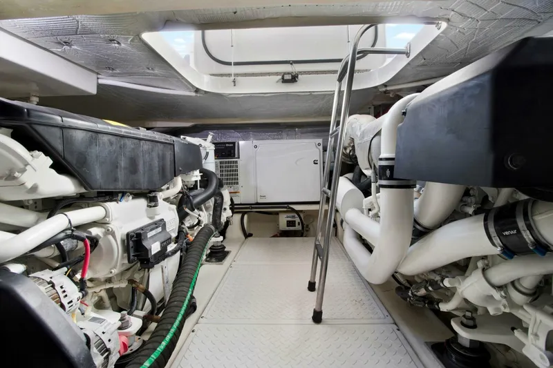 Slide: The Image of Tiara 53 Coupe 2019 - 4240039