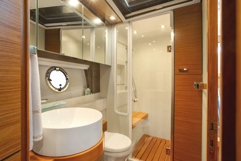 Slide: The Image of Tiara 53 Coupe 2019 - 4240110